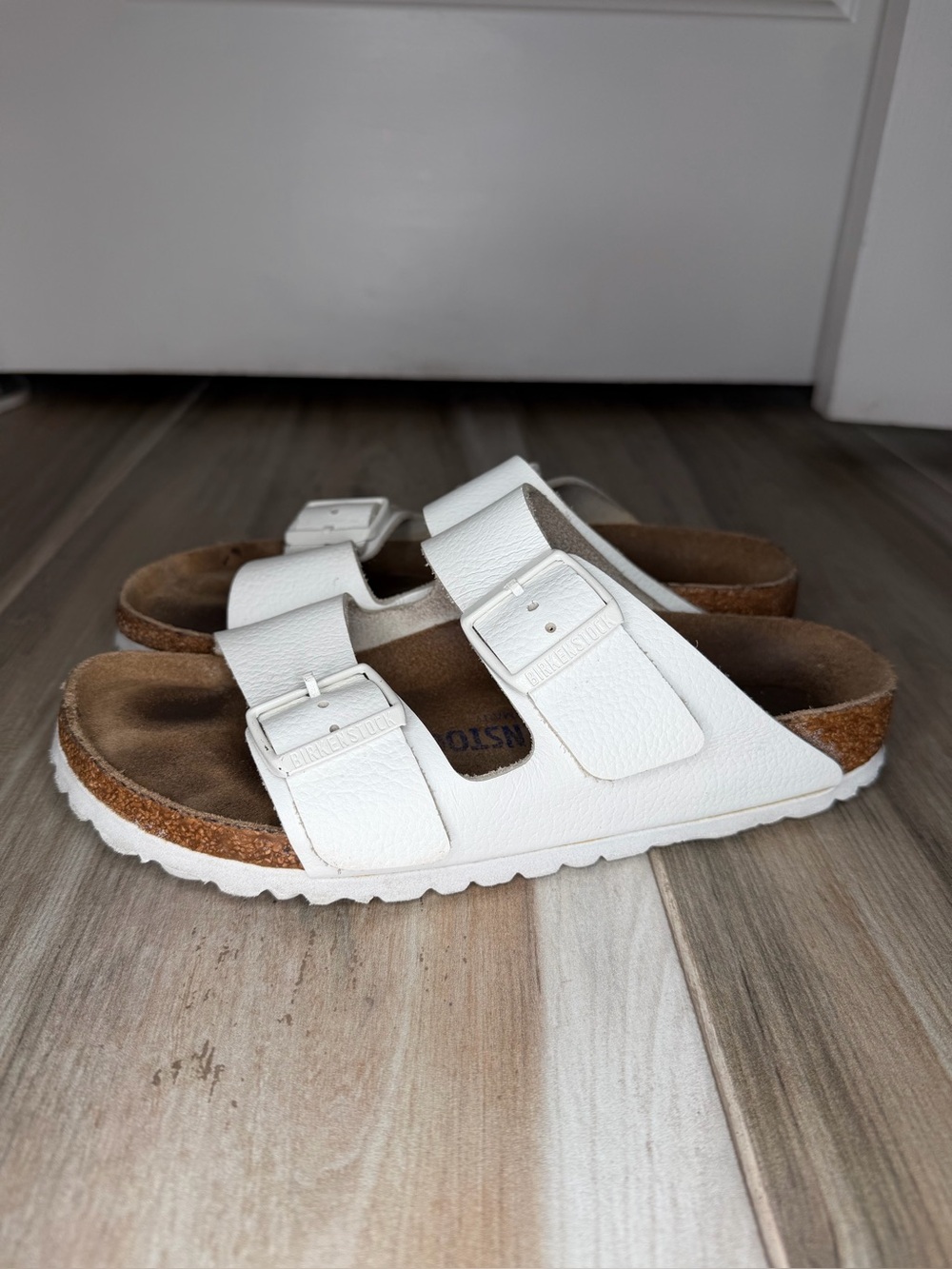 Birkenstock Arizona White Two Strap Leather Slip on Slide Sandal Women 6 Men 4